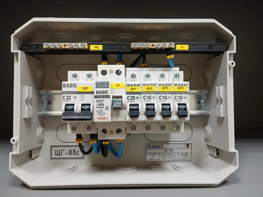 Щит распределительный в сборе, 12 модулей, 1-фазный, 220В, навесной Щит распределительный в сборе, 12 модулей, 1-фазный, 220В, навесной