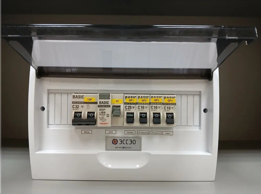 Щит распределительный в сборе, 12 модулей, 1-фазный, 220В, навесной Щит распределительный в сборе, 12 модулей, 1-фазный, 220В, навесной