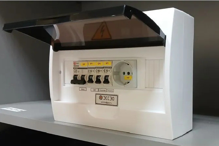 Щит распределительный в сборе, 7 модулей, 1-фазный, 220В, навесной Щит распределительный в сборе, 7 модулей, 1-фазный, 220В, навесной