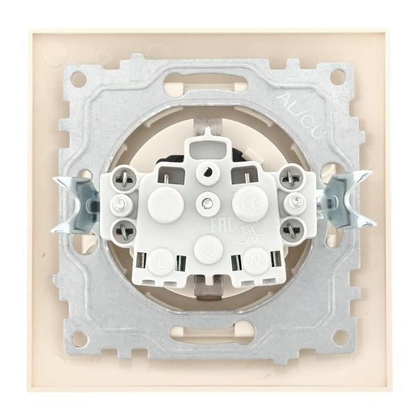 Валенсия розетка 1-местная с/з 16А кремовая с защ, штор, EKF PROxima EWR16-028-20 Валенсия розетка 1-местная с/з 16А кремовая с защ, штор, EKF PROxima EWR16-028-20
