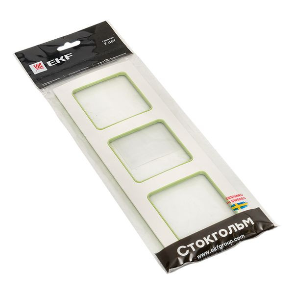 Стокгольм Рамка 3-местная белая с линией цвета зеленый EKF PROxima EAM-G-302-10 Стокгольм Рамка 3-местная белая с линией цвета зеленый EKF PROxima EAM-G-302-10