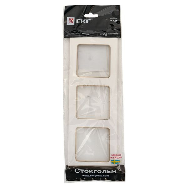 Стокгольм Рамка 3-местная белая с линией цвета шампань EKF PROxima EAM-G-302-20 Стокгольм Рамка 3-местная белая с линией цвета шампань EKF PROxima EAM-G-302-20
