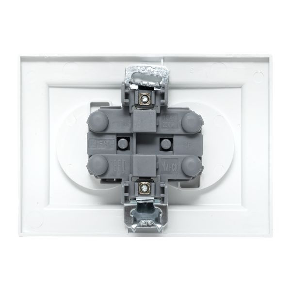 Минск Розетка 2-местная СП без заземления 10А белая с защ, штор, EKF Basic ERR10-102-100 Минск Розетка 2-местная СП без заземления 10А белая с защ, штор, EKF Basic ERR10-102-100