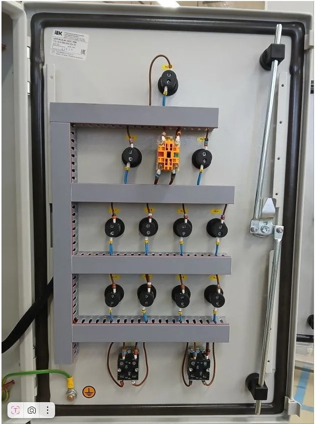 Шкаф управления насосами ШУН-2-022-400В, 2 насоса: 400В; 2,2кВт; 6А; IP 54 Шкаф управления насосами ШУН-2-022-400В, 2 насоса: 400В; 2,2кВт; 6А; IP 54