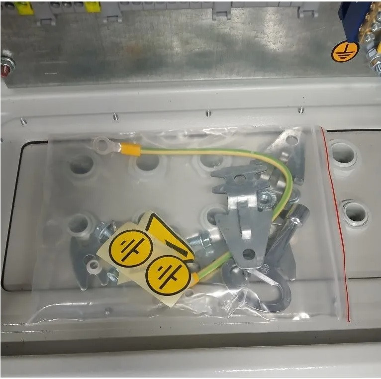 Шкаф управления насосами ШУН-2-022-400В, 2 насоса: 400В; 2,2кВт; 6А; IP 54 Шкаф управления насосами ШУН-2-022-400В, 2 насоса: 400В; 2,2кВт; 6А; IP 54