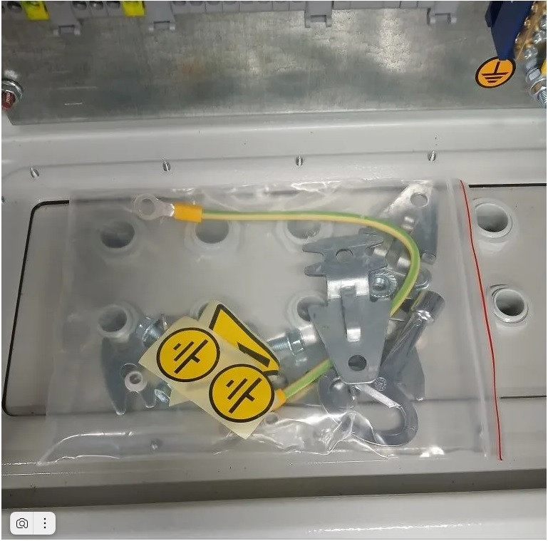 Шкаф управления насосами ШУН-2-015-400В, 2 насоса: 400В; 1,5кВт; 4А; IP 54 Шкаф управления насосами ШУН-2-015-400В, 2 насоса: 400В; 1,5кВт; 4А; IP 54
